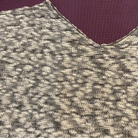 Short Sleeve Knit Top - Picture 6 of 7